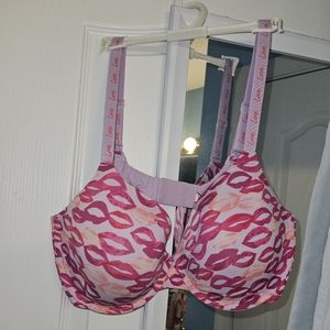 Brand New without tags never used Victoria's Secret 38D lightly lined demi bra